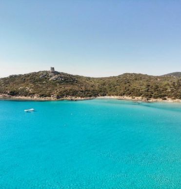 Почивка в тюркоазена Сардиния - полет от София